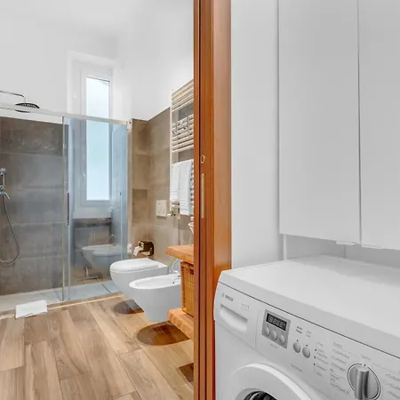 Ellebnb - Wifi, Netflix E Metro M2 A 100 Metri Lägenhet