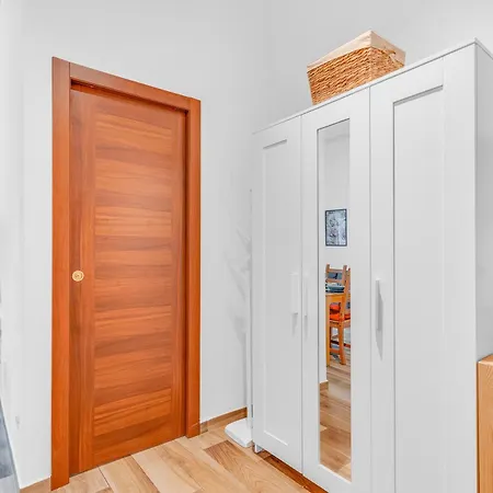 Ellebnb - Wifi, Netflix E Metro M2 A 100 Metri